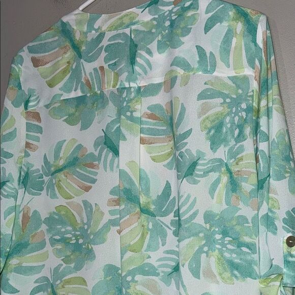 Ruby Rd Green and White 3/4 Sleeve Notched Collar Button Down - Picture 10 of 14